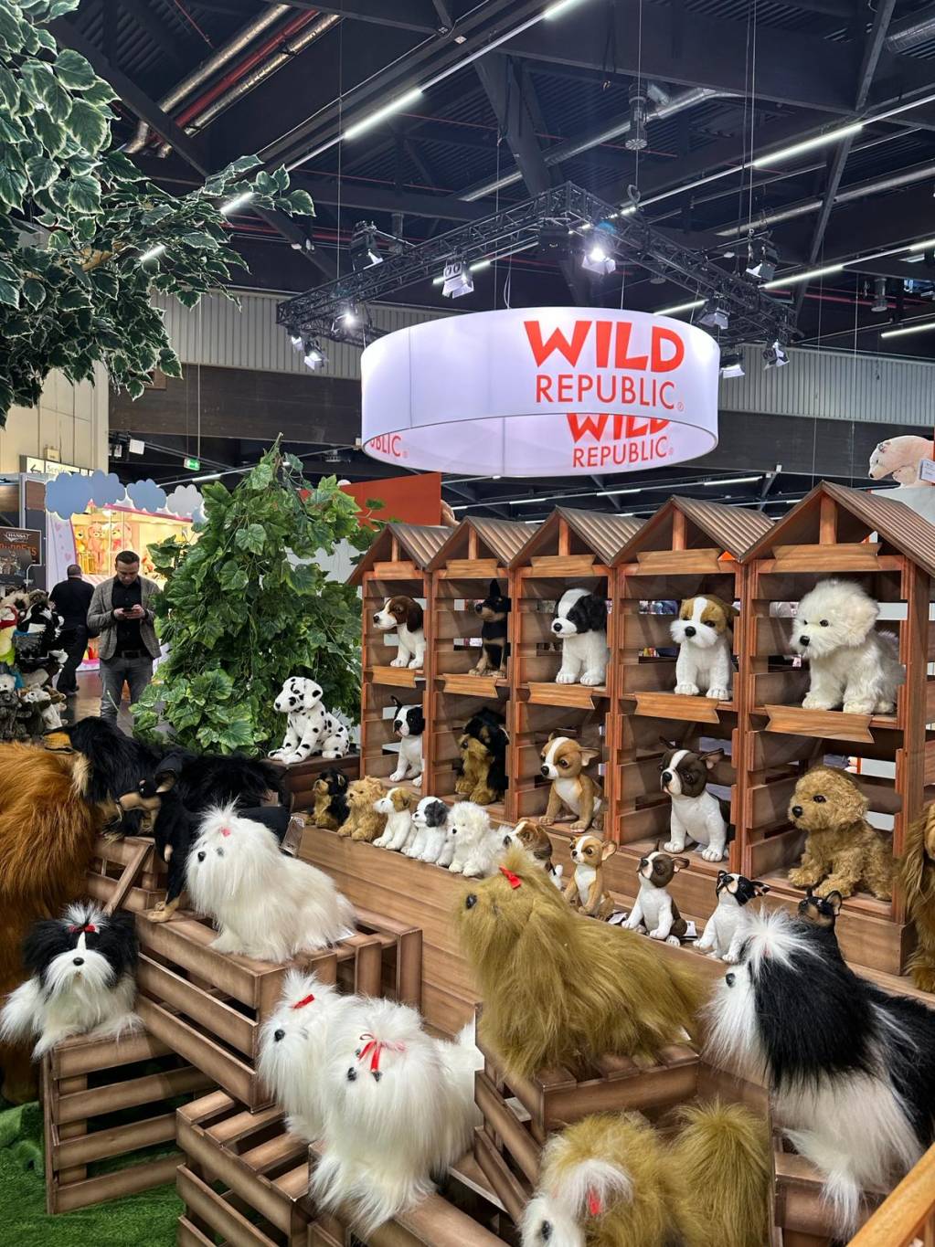Manola & Carlotta loving the Nuremberg Toy Fair !