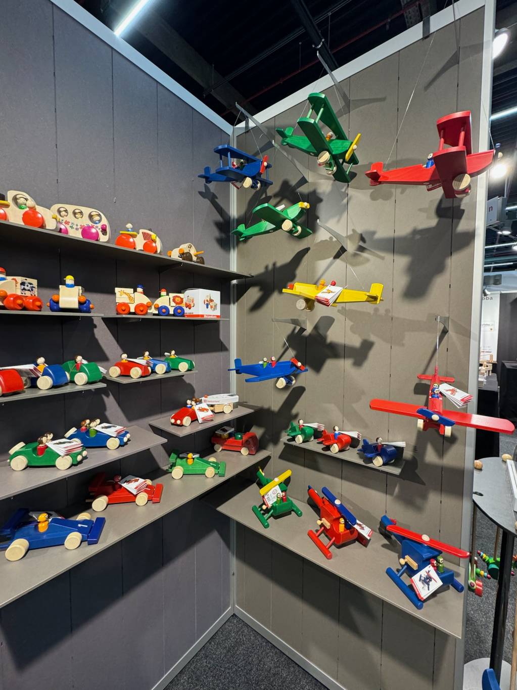 Manola goes Shopping at the Nuremberg Toy Fair !