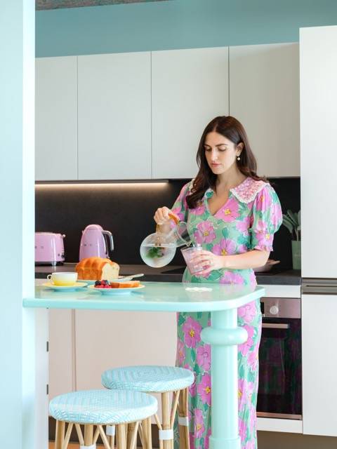 Take a look inside Carla's colorful Apartment !