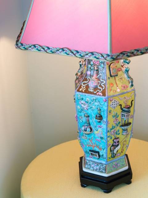 Take a look inside Carla's colorful Apartment !