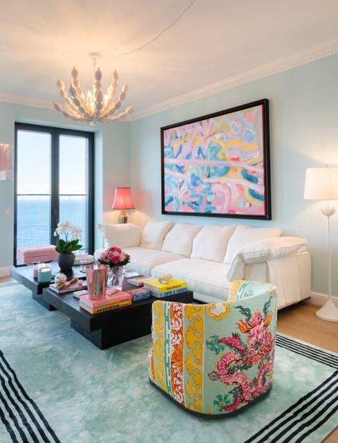 Take a look inside Carla's colorful Apartment !