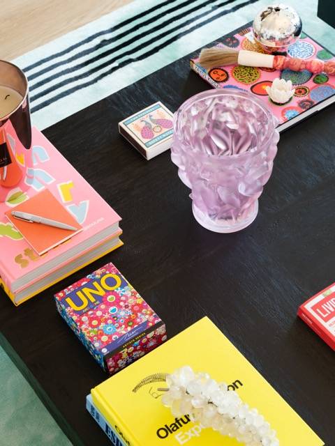 Take a look inside Carla's colorful Apartment !