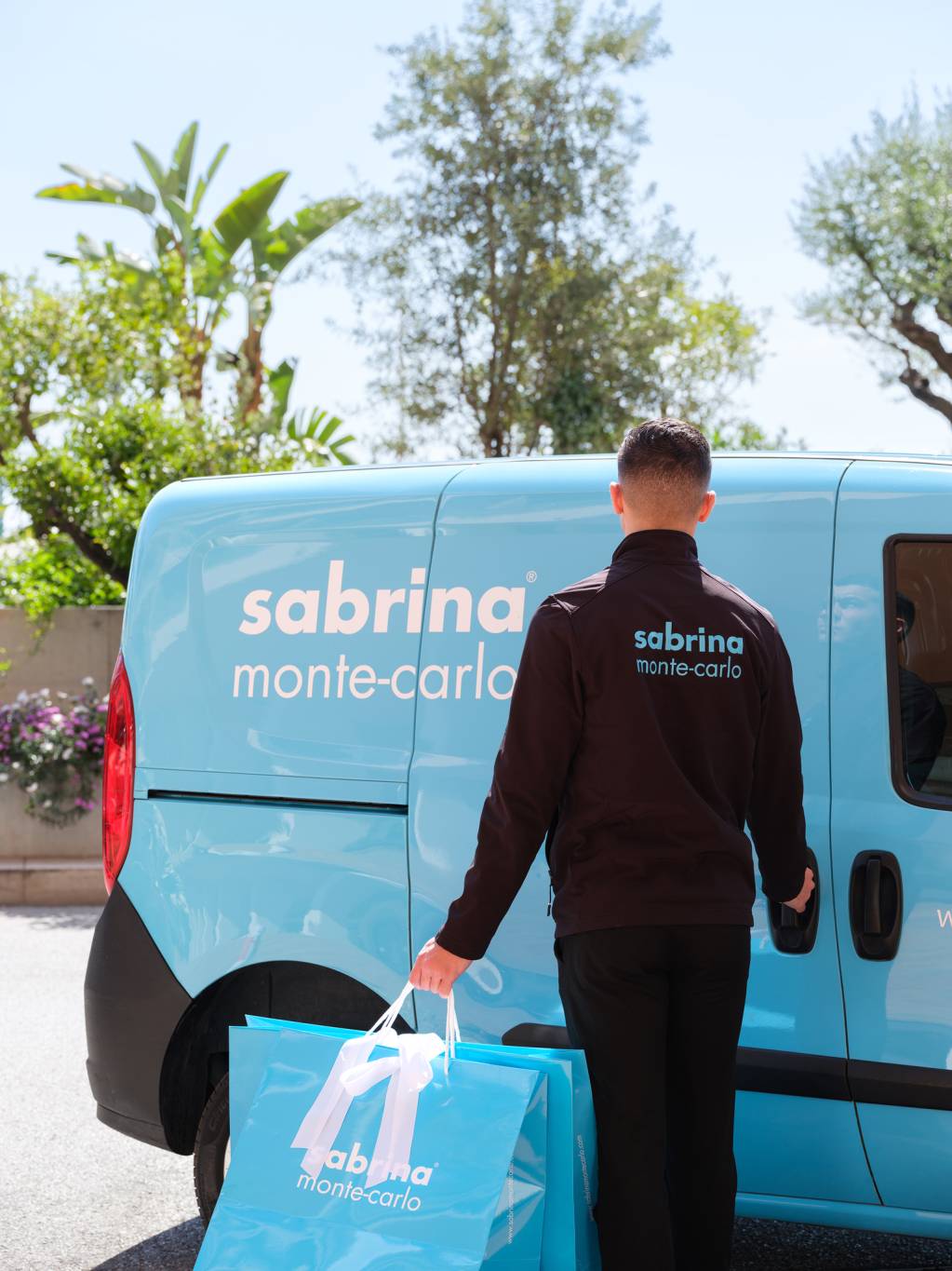 Worldwide Delivery & Installation