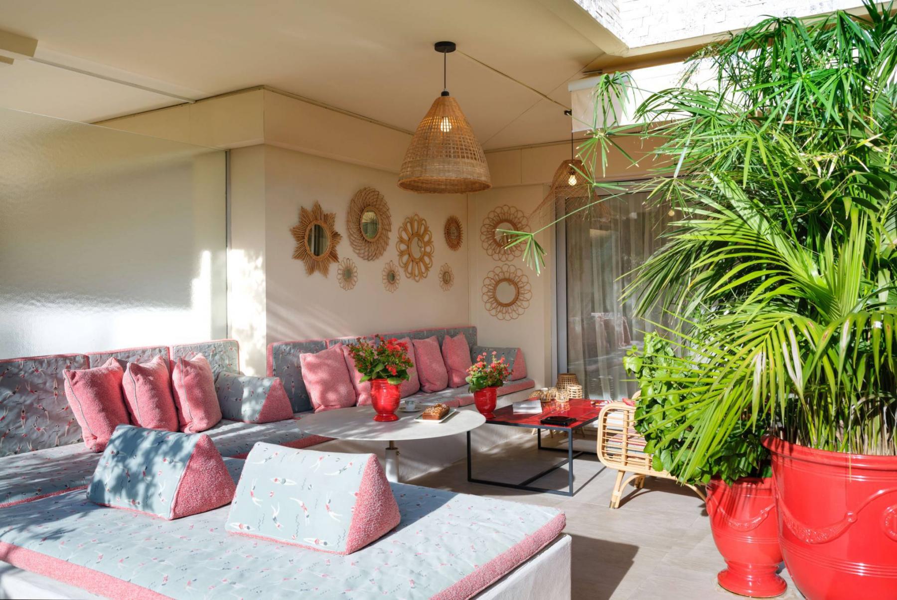 Découvrez la magie de l'appartement  de Sophie : une visite artistique