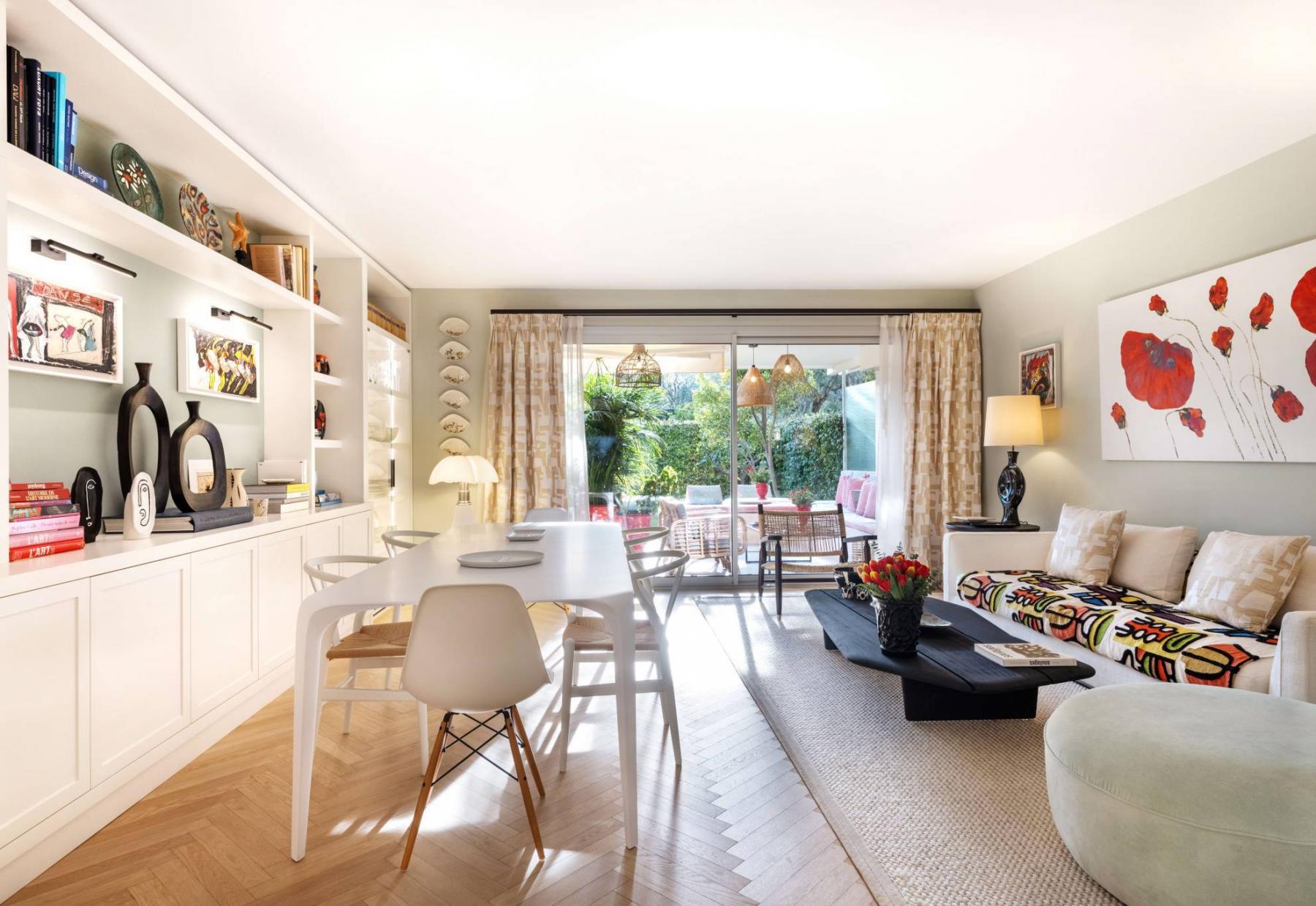 Découvrez la magie de l'appartement  de Sophie : une visite artistique