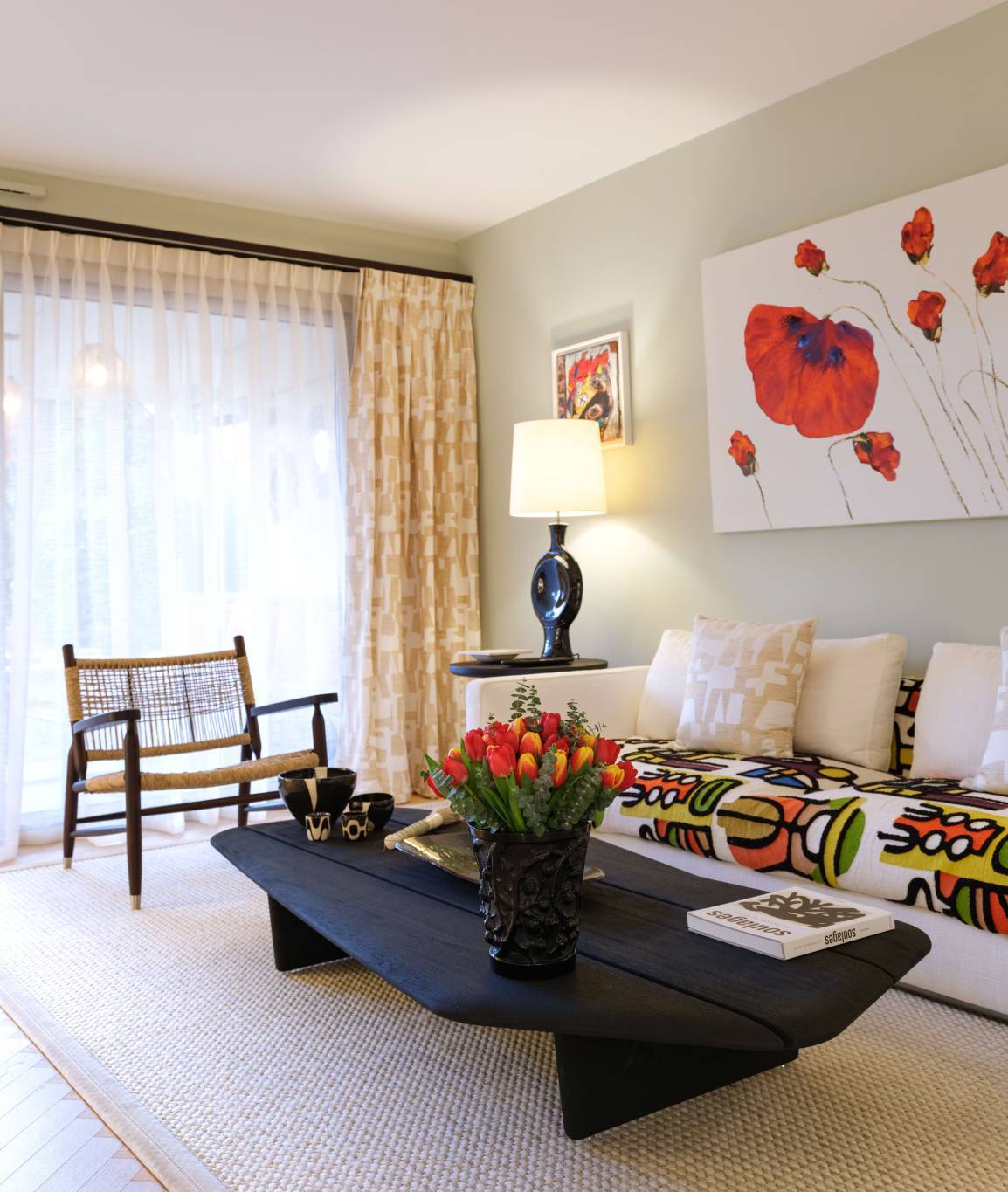 Découvrez la magie de l'appartement  de Sophie : une visite artistique