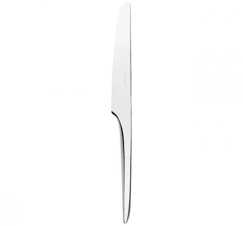 Serrated dinner knife